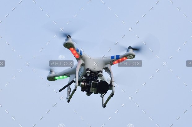 demo-attachment-82-camera-drone-fly-109003